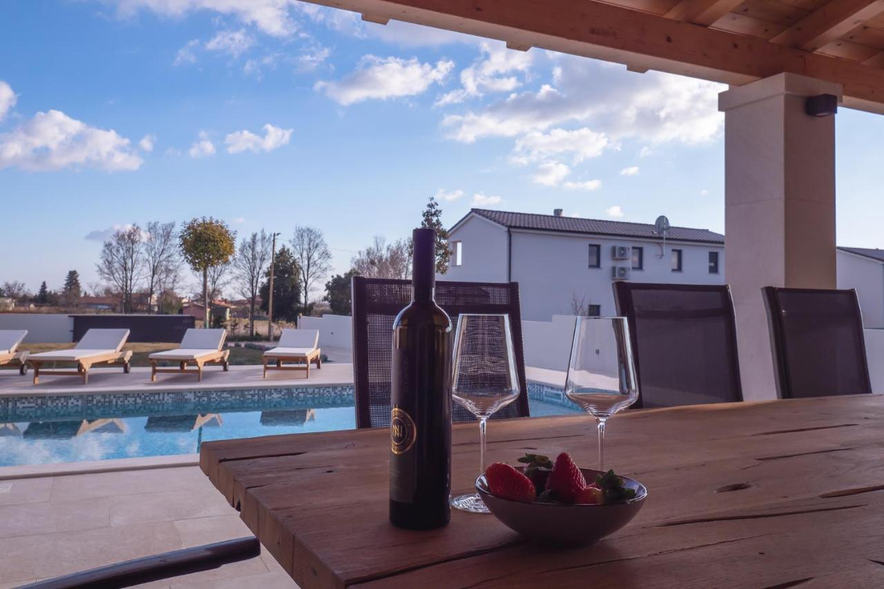 Villa Lydia Marcana Bagian luar foto